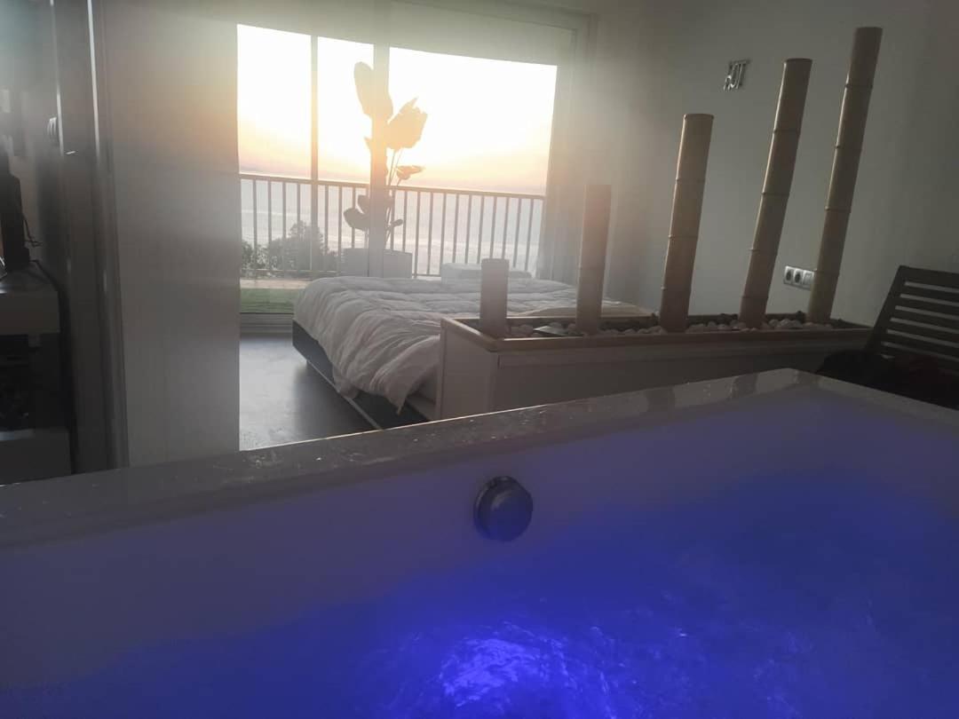 Exclusivo Apartamento Spa privado frente el mar Miami Platja  Exterior foto