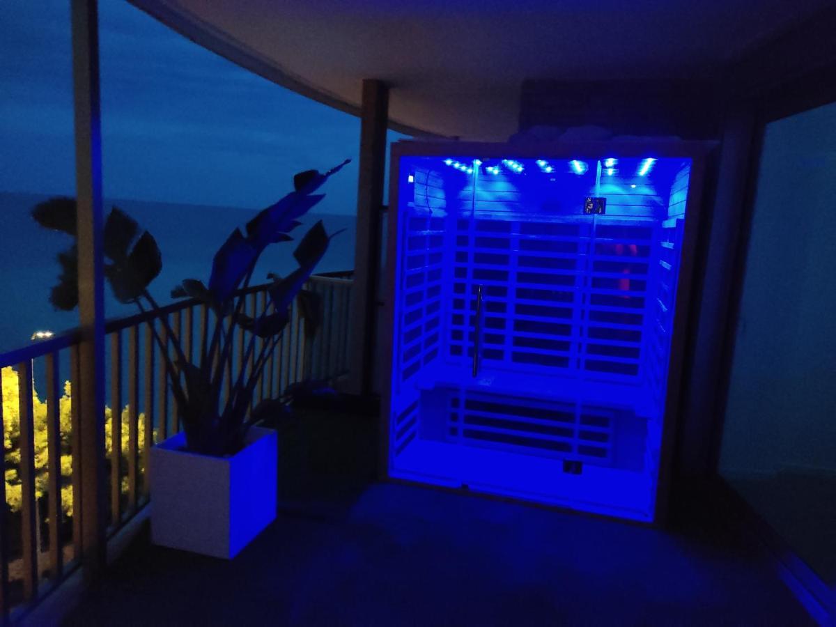 Exclusivo Apartamento Spa privado frente el mar Miami Platja  Exterior foto
